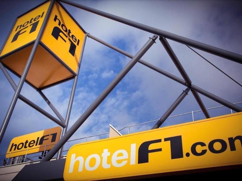 Hotelf1 Laval Changé Zewnętrze zdjęcie