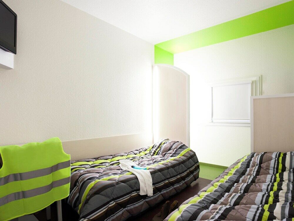 Hotelf1 Laval Changé Zewnętrze zdjęcie